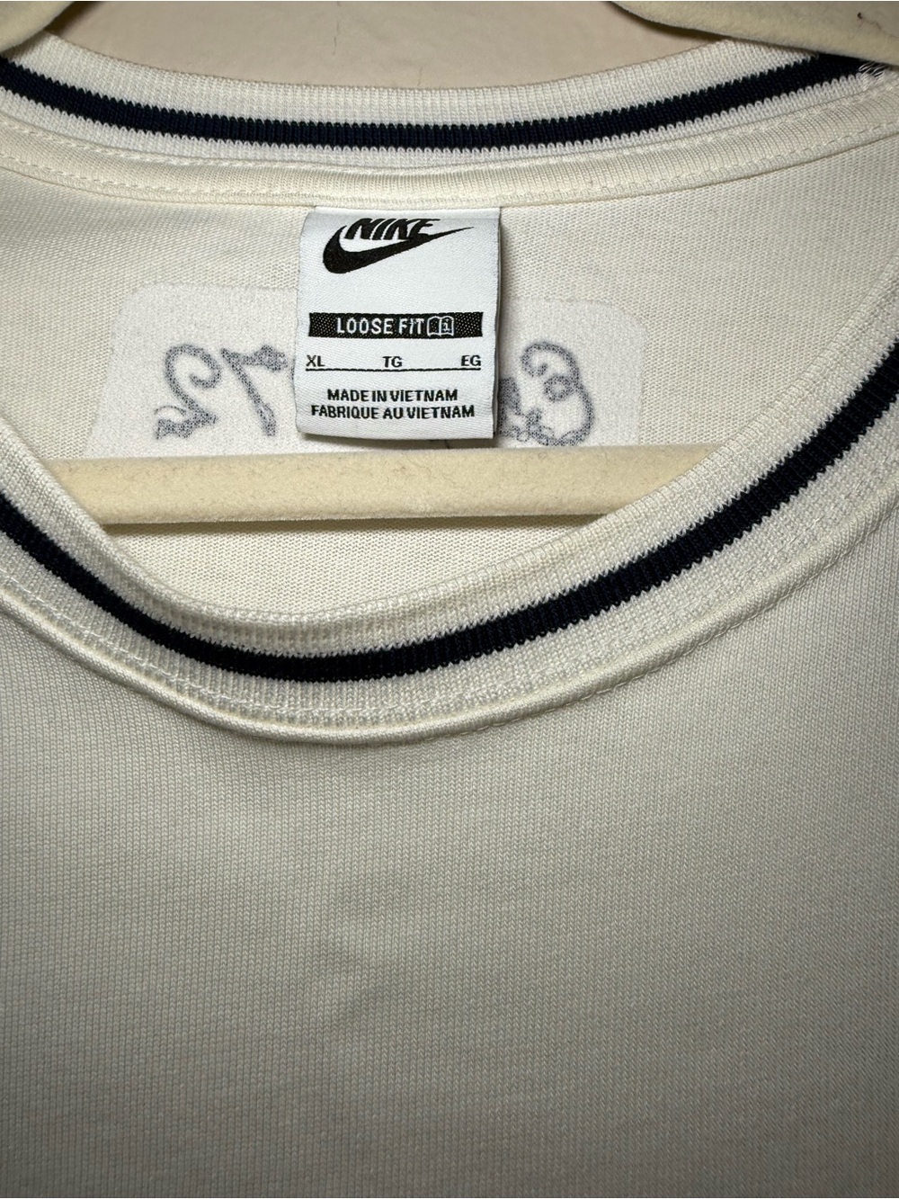 Nike Cream Short-Sleeve Tee with Navy/balck Logo - Picture 3 of 4
